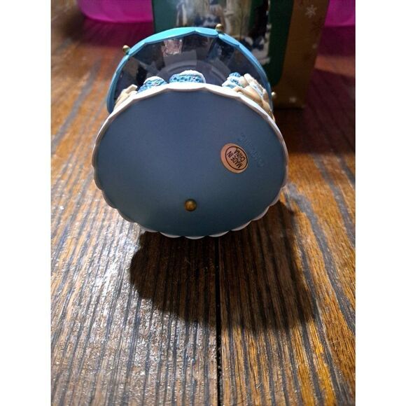 2005 Carlton Cards Heirloom Dashing Through the Snow Christmas Holiday Ornament - Picture 5 of 8